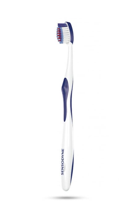 Зубна щітка Sensodyne Sensitivity & Gum Чутливість зубів та захист ясен ...