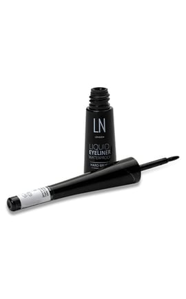 LN PROFESSIONAL-Подводка для век LN жидкая с жесткой щеточкой тон 01 35 мл-5060586630324-